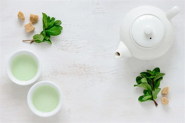 私の菜園で始めた鶏糞肥料の安全な使い方：3ヶ月熟成のコツ